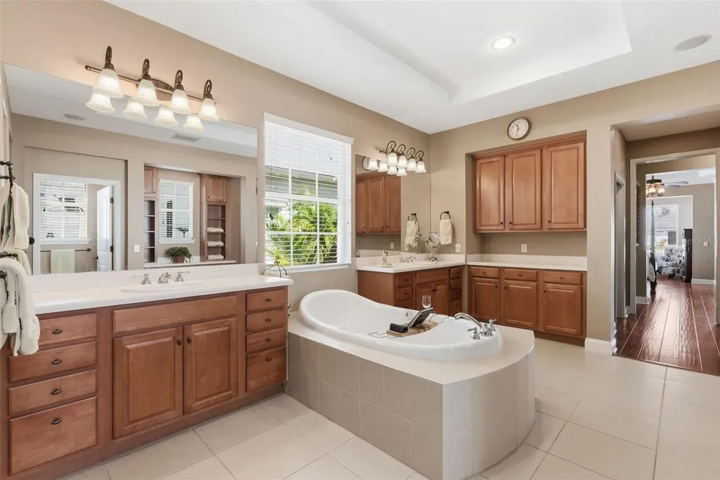 715 Islebay Drive Apollo Beach FL 33572
