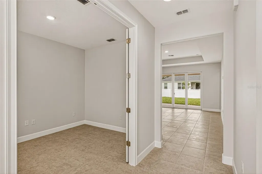450 Hammond Street SW Palm Bay FL 32908