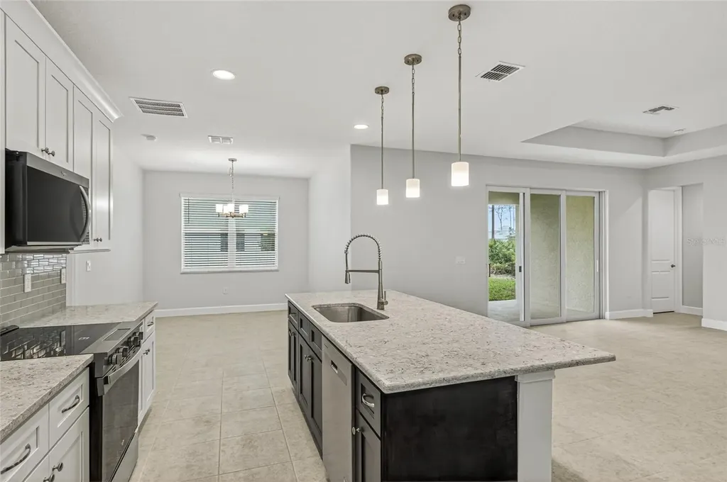 450 Hammond Street SW Palm Bay FL 32908