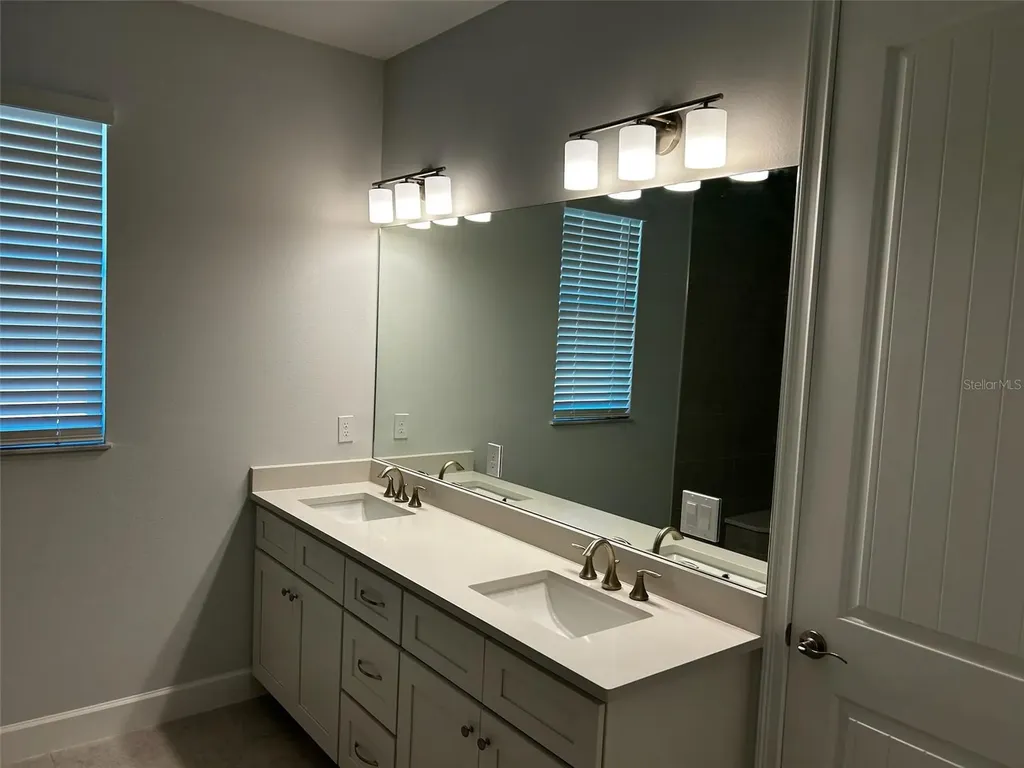 450 Hammond Street SW Palm Bay FL 32908