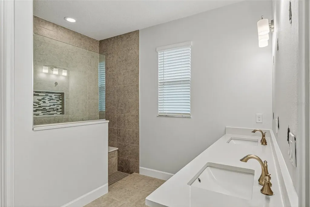450 Hammond Street SW Palm Bay FL 32908