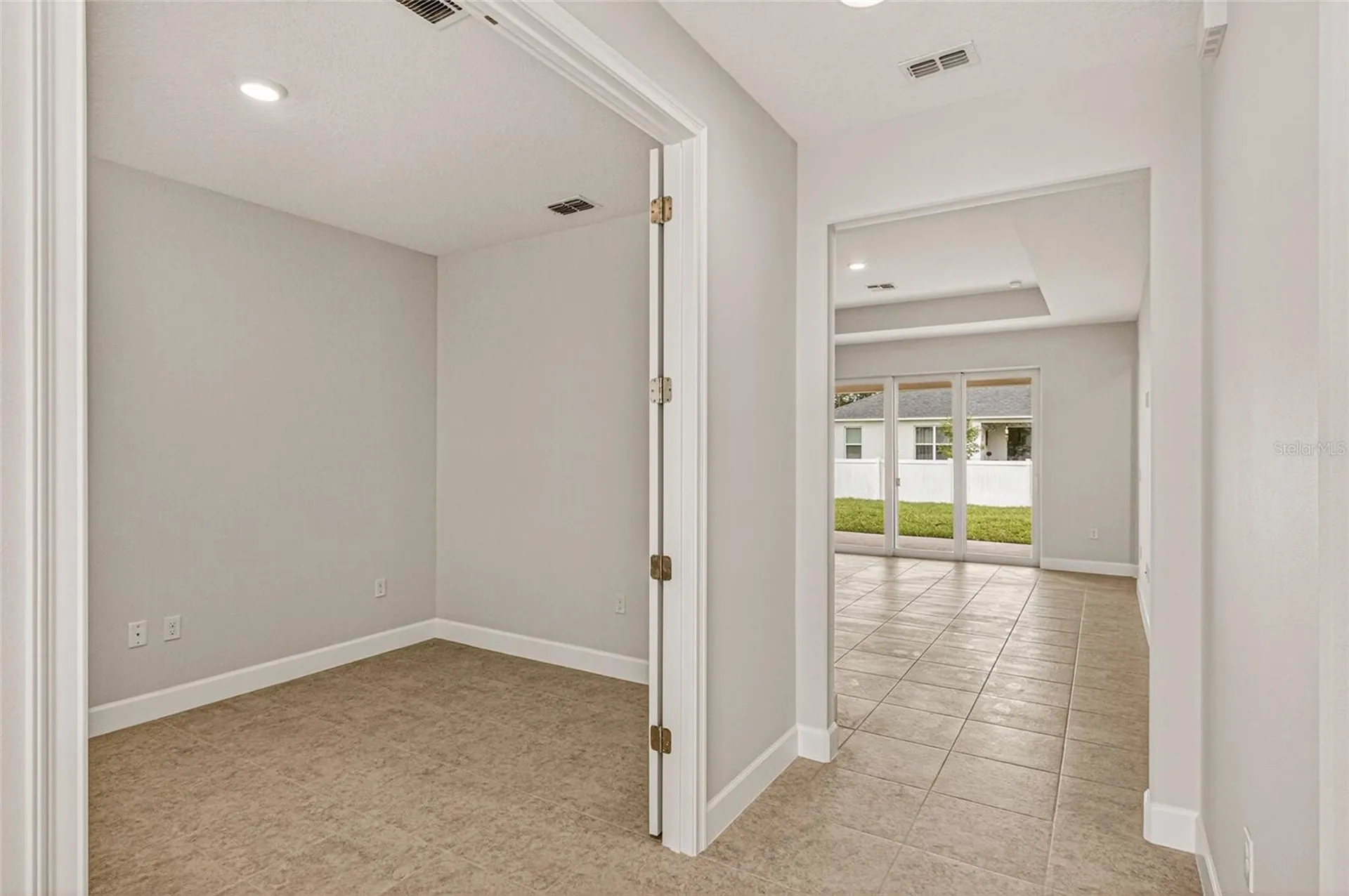 450 Hammond Street SW Palm Bay FL 32908