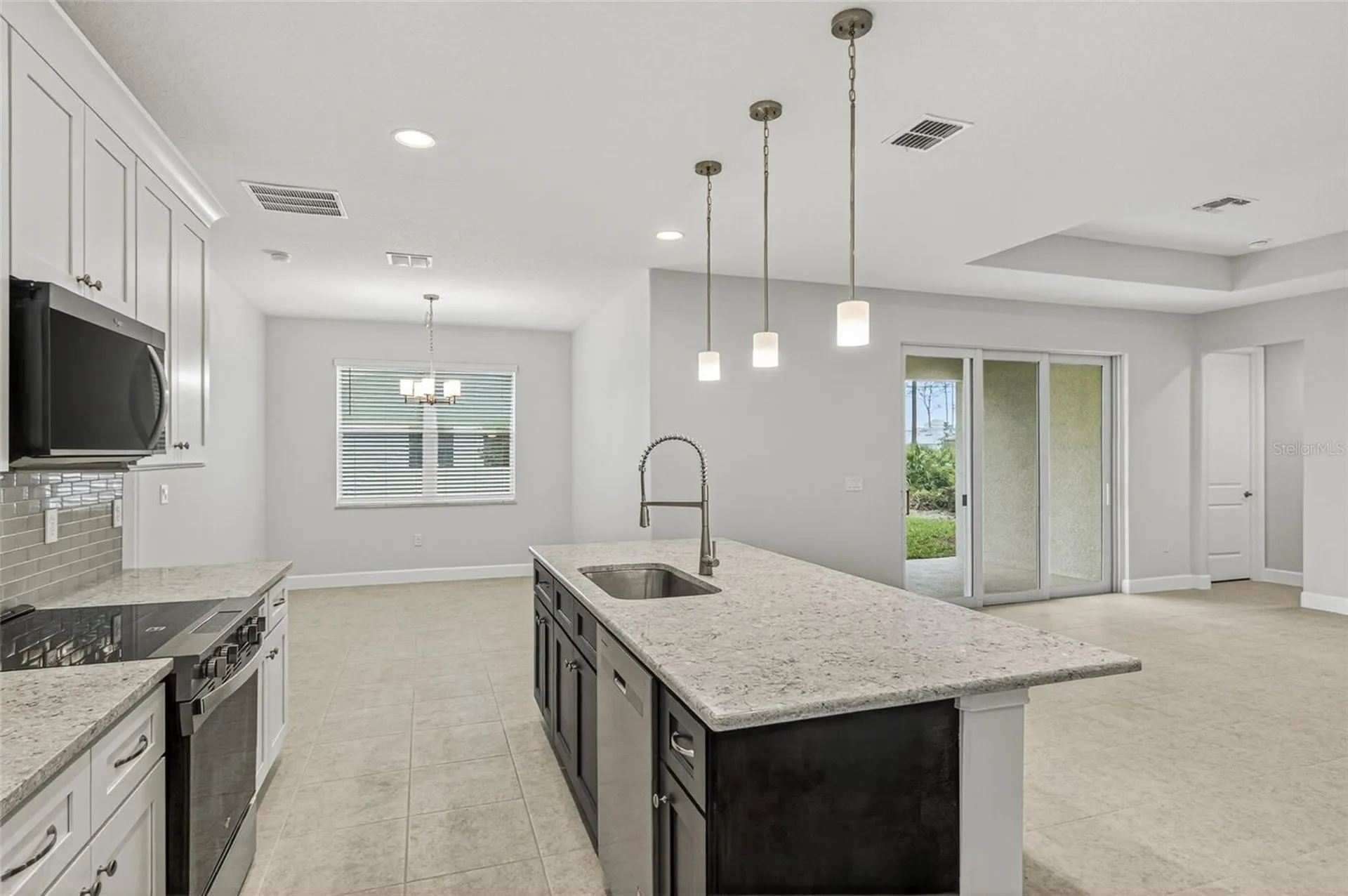 450 Hammond Street SW Palm Bay FL 32908