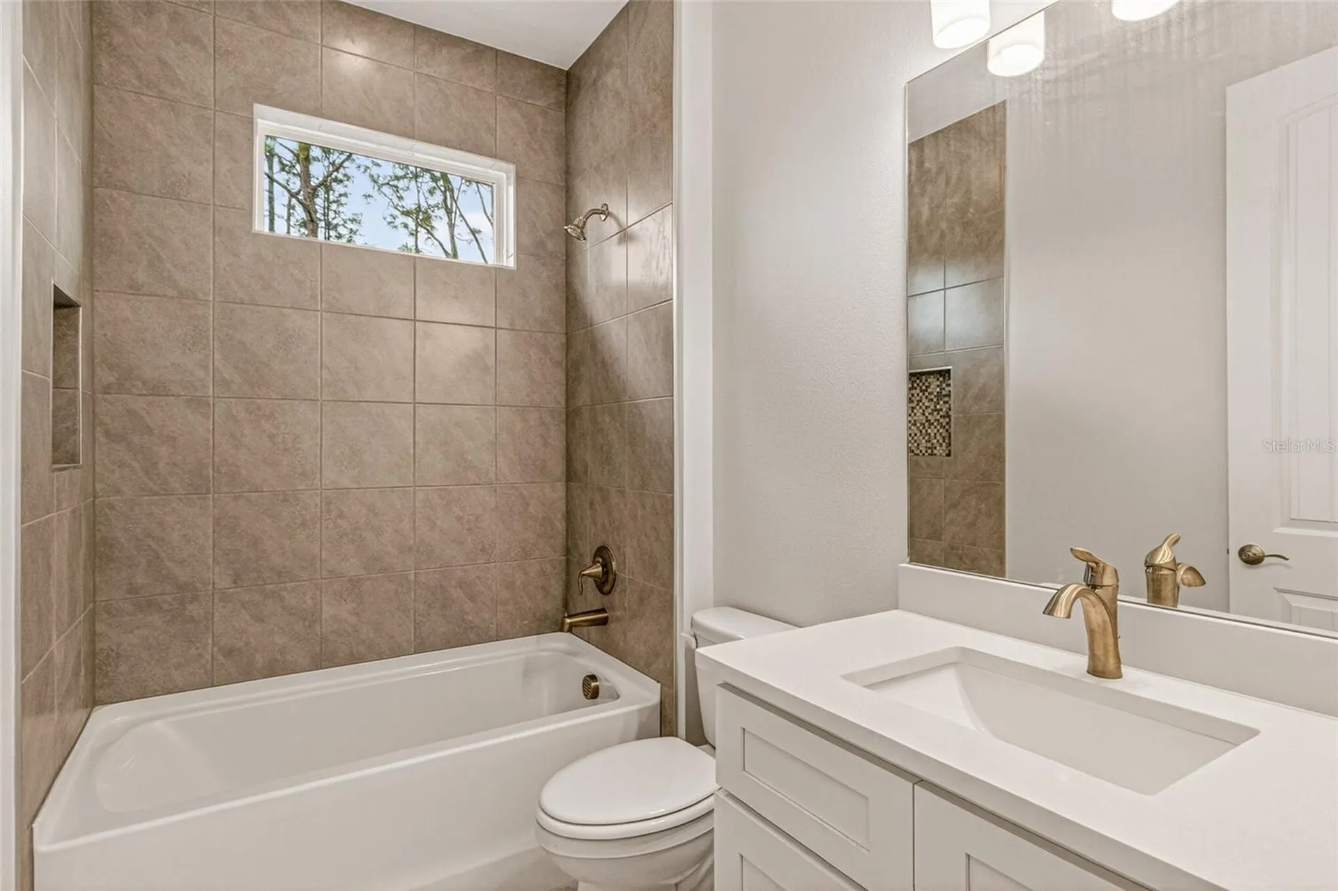 450 Hammond Street SW Palm Bay FL 32908