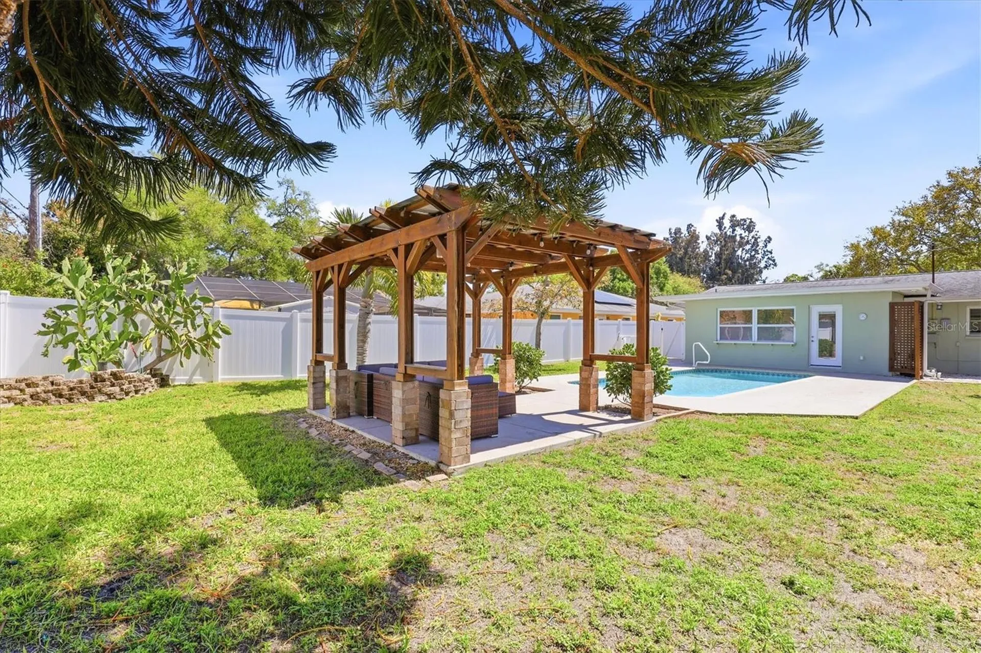 1022 Sunnydale Drive Clearwater FL 33755