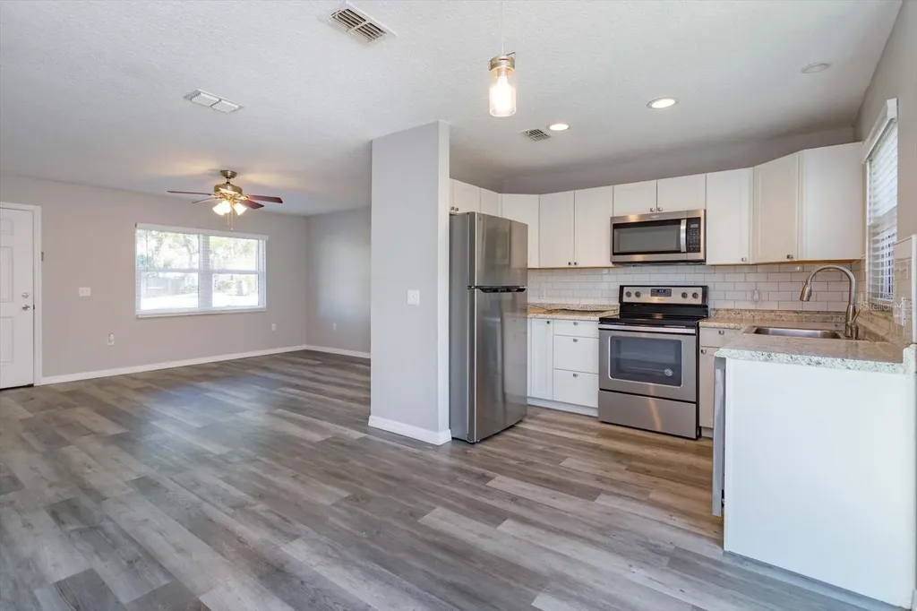 302 Ballard Avenue Deland FL 32724