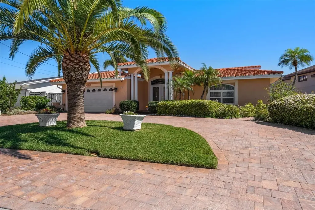 483 Harbor Drive N Indian Rocks Beach FL 33785