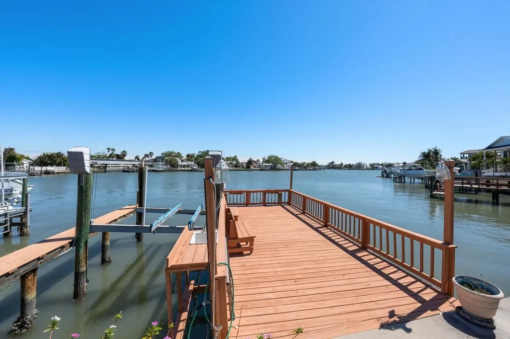 483 Harbor Drive N Indian Rocks Beach FL 33785