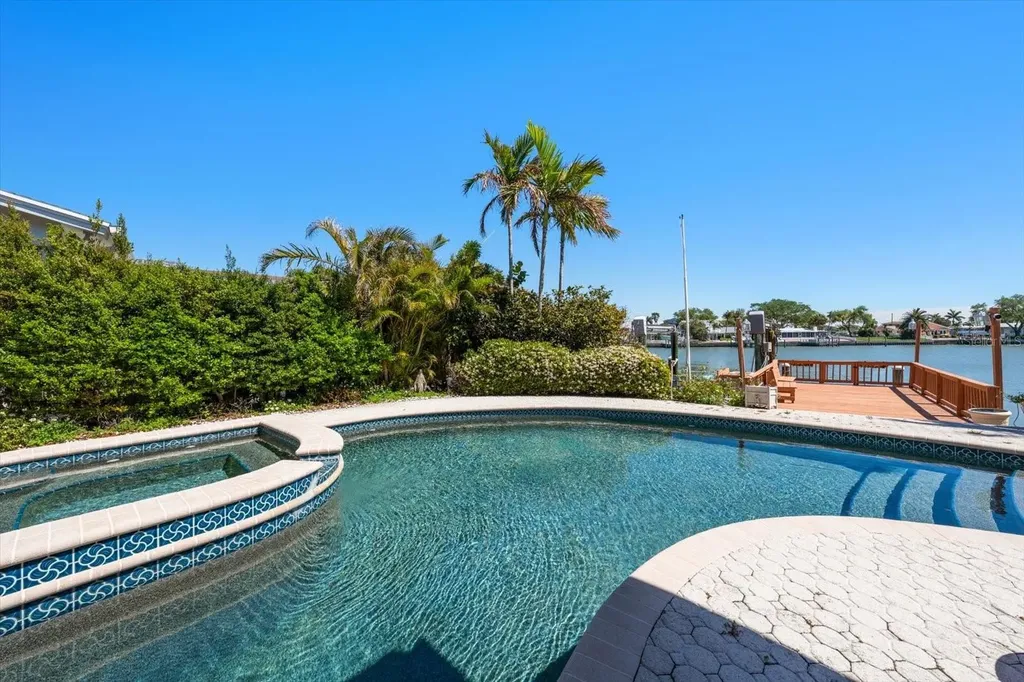 483 Harbor Drive N Indian Rocks Beach FL 33785