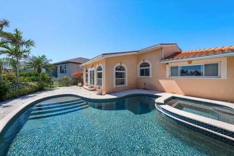 483 Harbor Drive N Indian Rocks Beach FL 33785