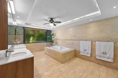 H A 28 Villa Caparra Guaynabo PR 00966