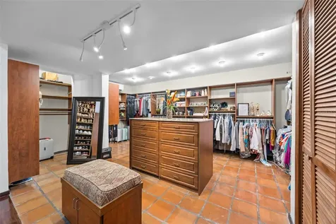 H A 28 Villa Caparra Guaynabo PR 00966