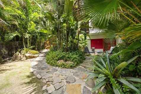 H A 28 Villa Caparra Guaynabo PR 00966