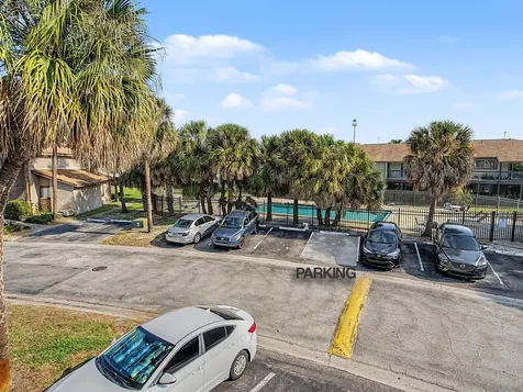 6321 Newtown Circle Tampa FL 33615