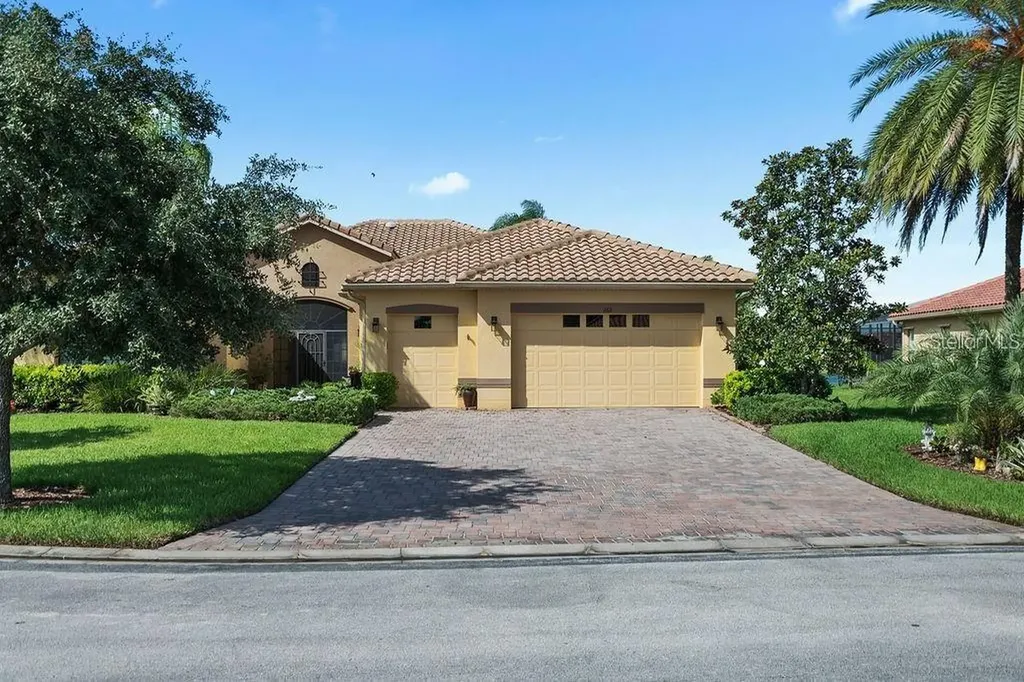 262 Escondido Court Kissimmee FL 34759