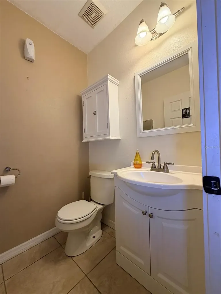 1400 W Oak Street Kissimmee FL 34741