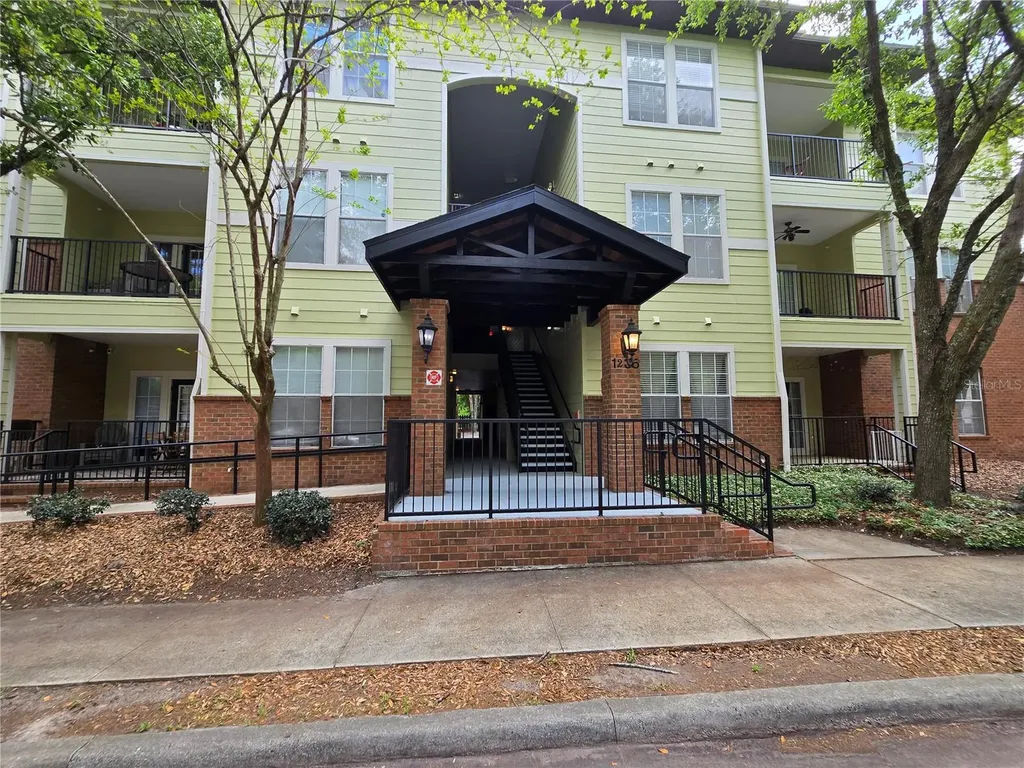 1235 SW 9th Road Gainesville FL 32601