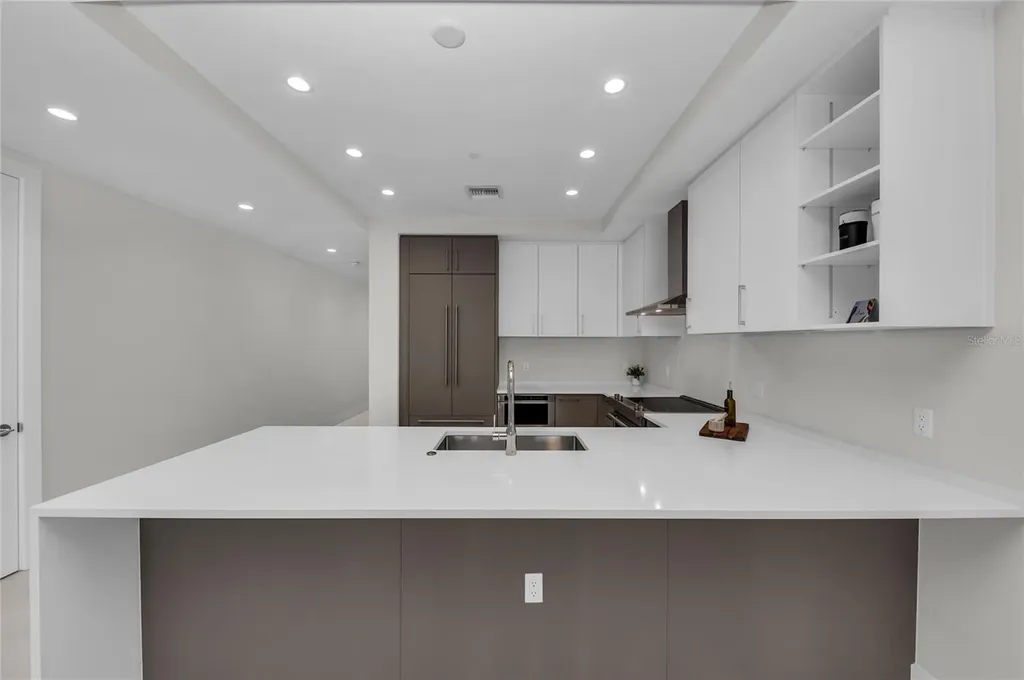 275 1st Avenue S St Petersburg FL 33701