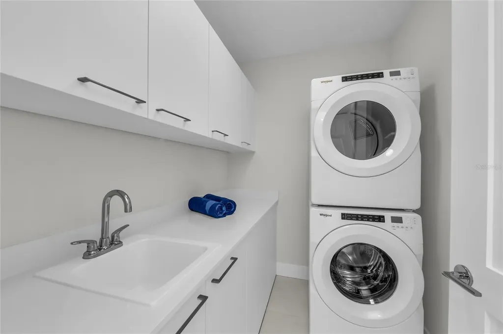 275 1st Avenue S St Petersburg FL 33701
