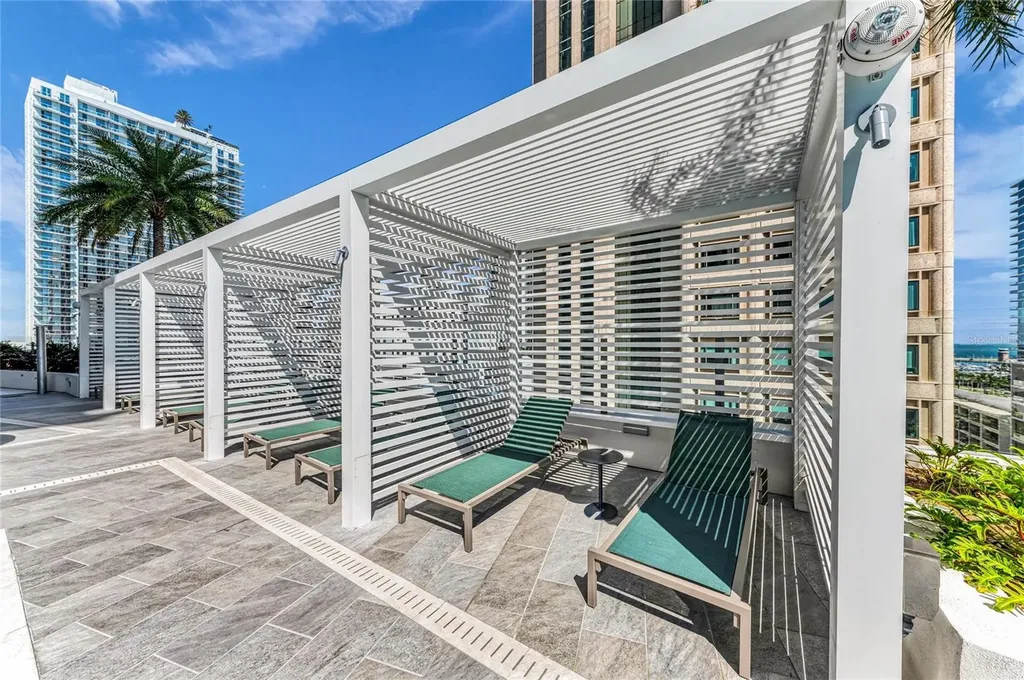 275 1st Avenue S St Petersburg FL 33701
