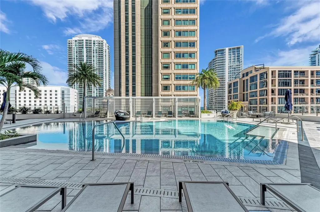 275 1st Avenue S St Petersburg FL 33701