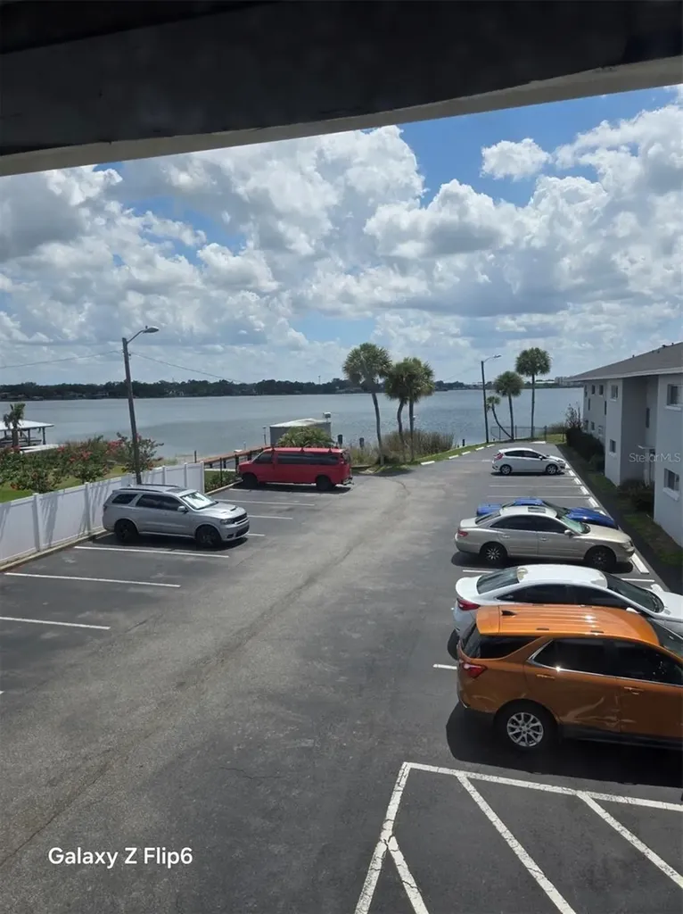 4328 Edgewater Drive Orlando FL 32804