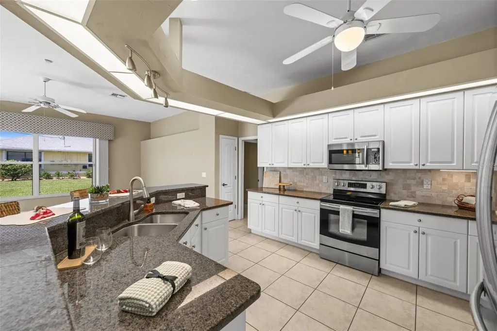 410 SE 20th Court Cape Coral FL 33990