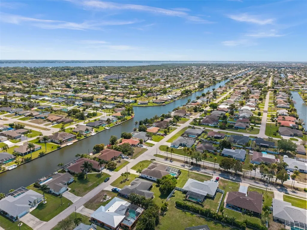 410 SE 20th Court Cape Coral FL 33990
