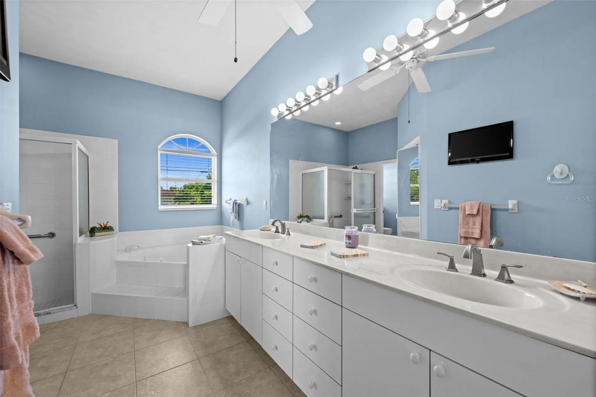 410 SE 20th Court Cape Coral FL 33990