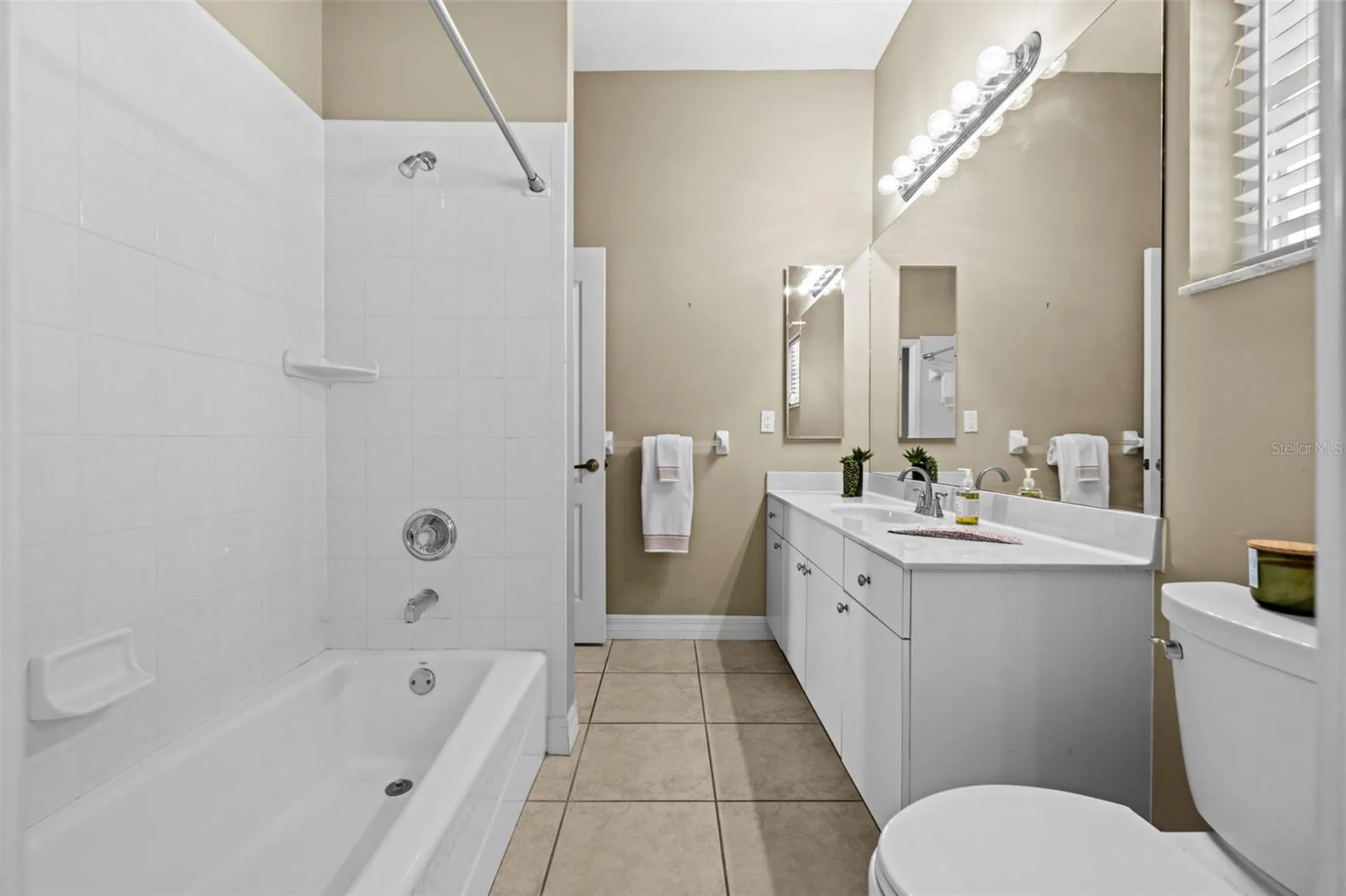 410 SE 20th Court Cape Coral FL 33990