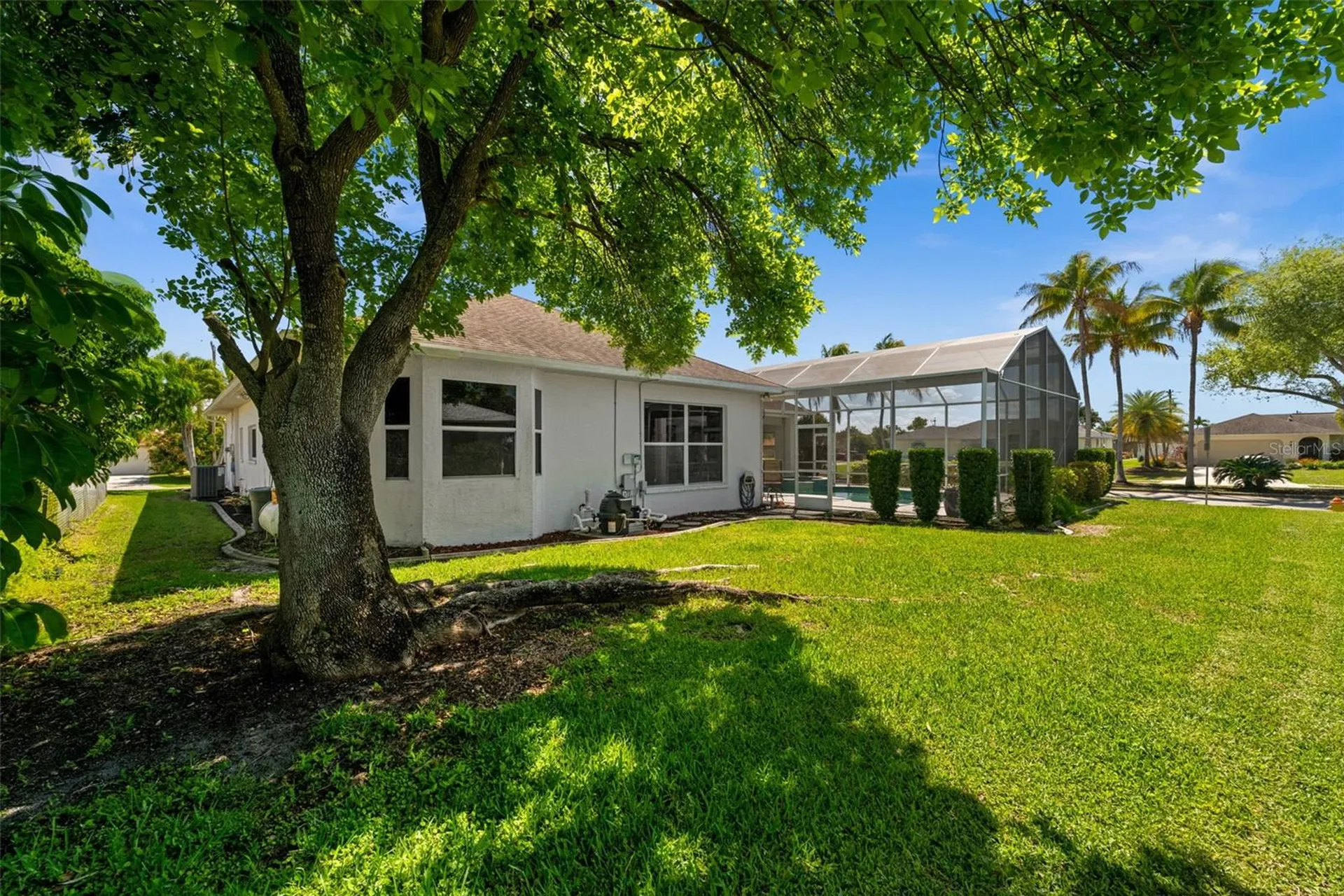 410 SE 20th Court Cape Coral FL 33990