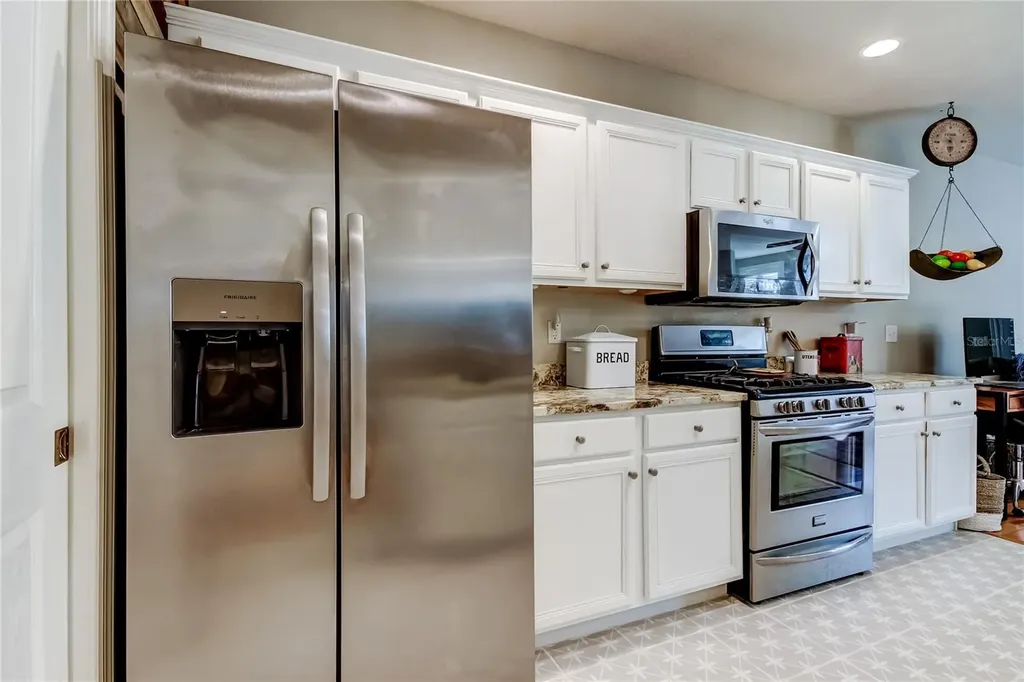 10019 Bradwell Place Tampa FL 33626