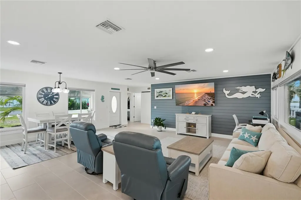 211 21st Street NE Bradenton FL 34208