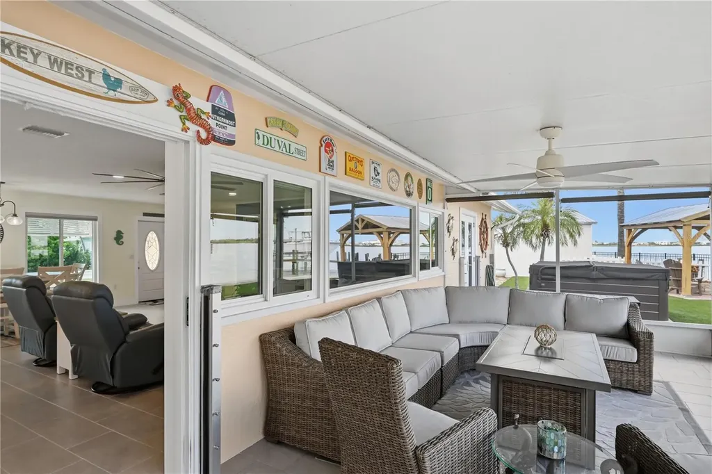 211 21st Street NE Bradenton FL 34208