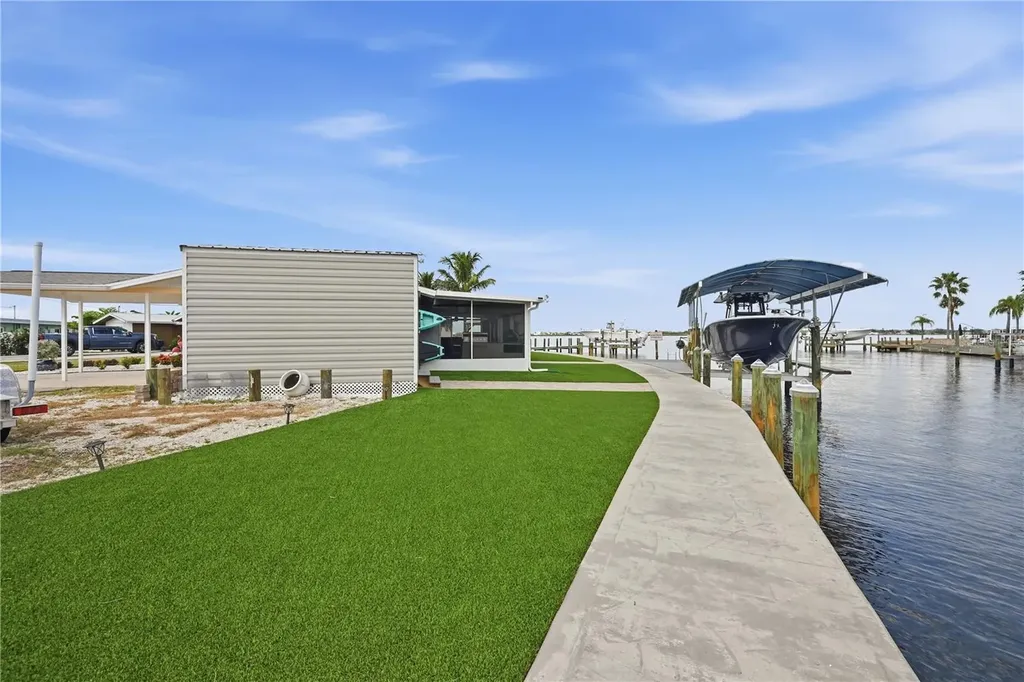 211 21st Street NE Bradenton FL 34208