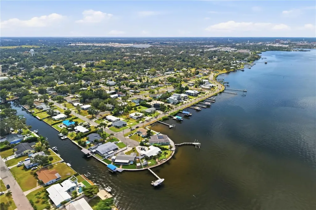 211 21st Street NE Bradenton FL 34208