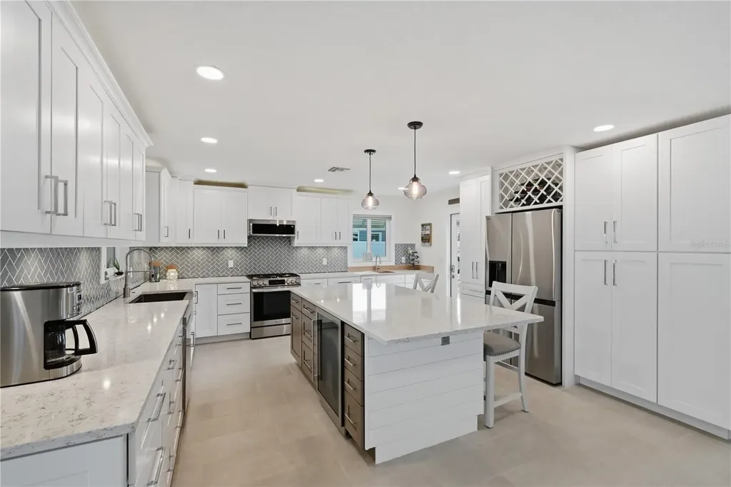 211 21st Street NE Bradenton FL 34208
