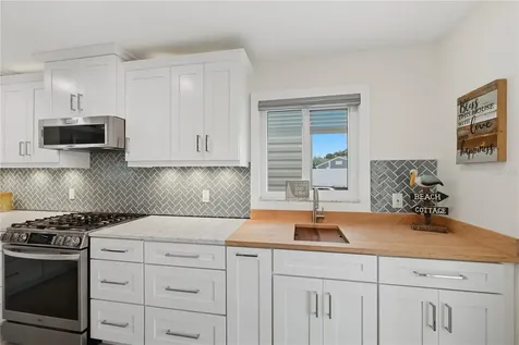 211 21st Street NE Bradenton FL 34208