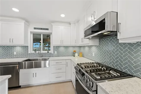 211 21st Street NE Bradenton FL 34208