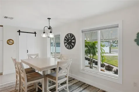 211 21st Street NE Bradenton FL 34208