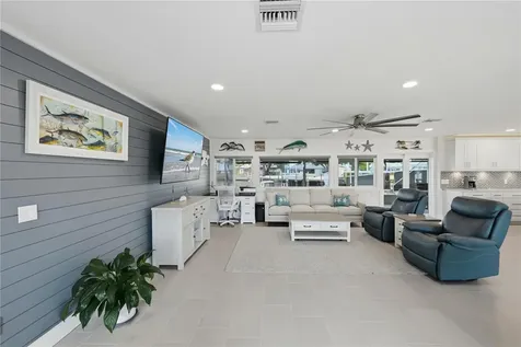 211 21st Street NE Bradenton FL 34208
