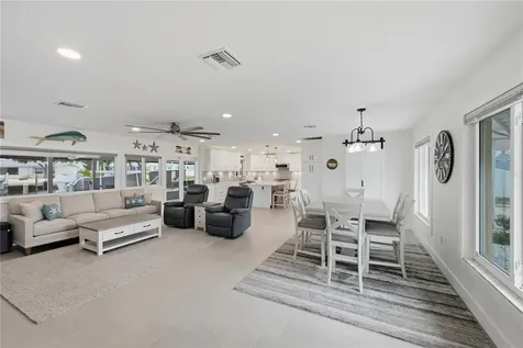 211 21st Street NE Bradenton FL 34208