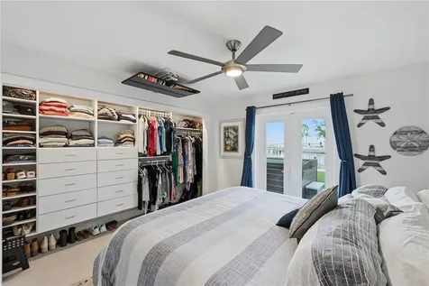 211 21st Street NE Bradenton FL 34208