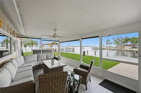 211 21st Street NE Bradenton FL 34208