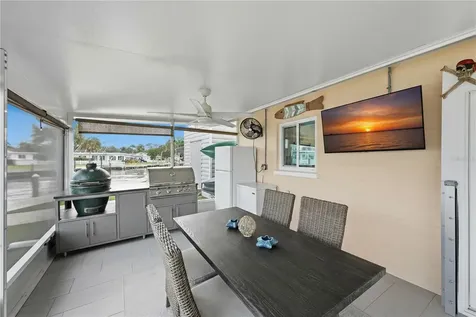 211 21st Street NE Bradenton FL 34208