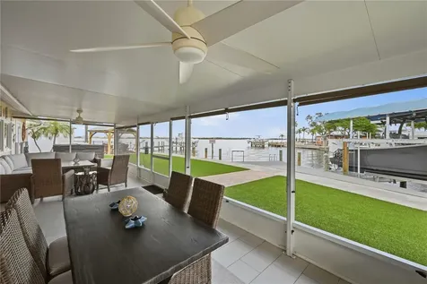 211 21st Street NE Bradenton FL 34208