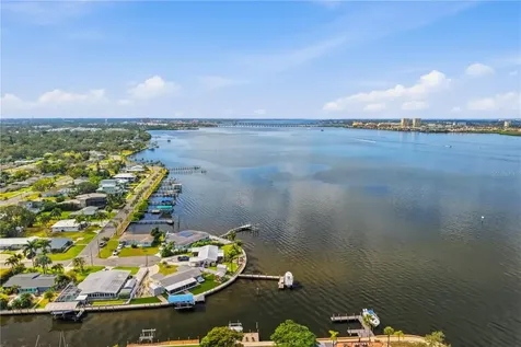 211 21st Street NE Bradenton FL 34208