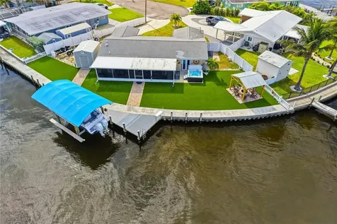 211 21st Street NE Bradenton FL 34208