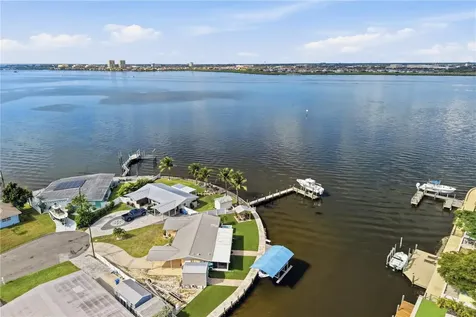 211 21st Street NE Bradenton FL 34208