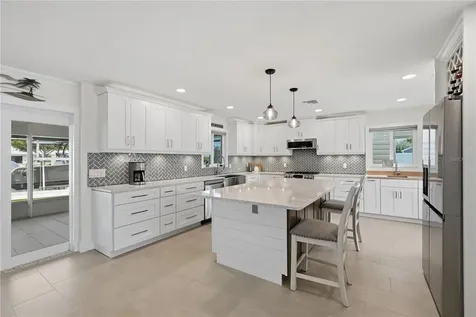 211 21st Street NE Bradenton FL 34208